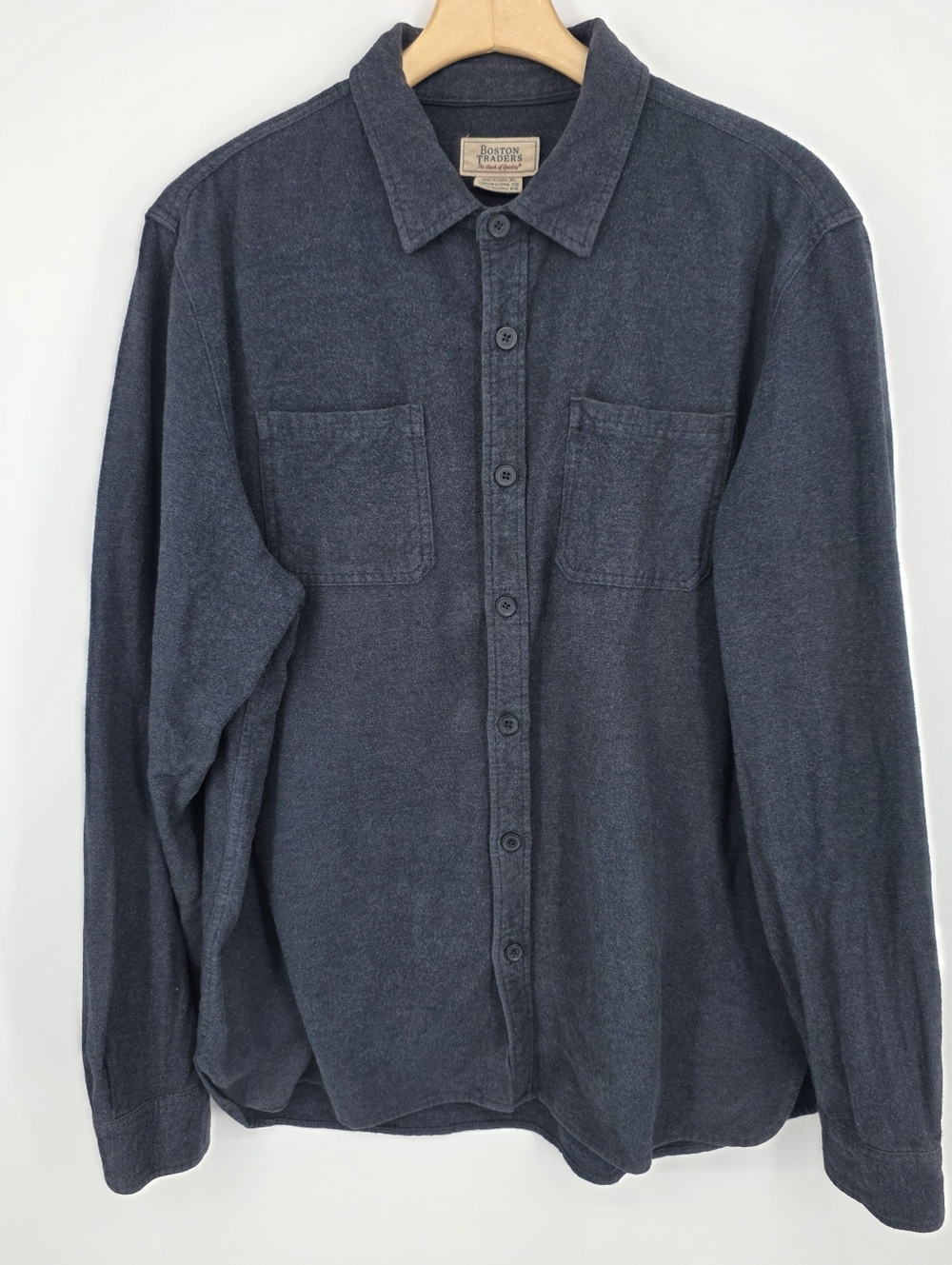Boston Traders Men's Long Sleeve Button-Up Flannel Shirt Dark Blue XL.